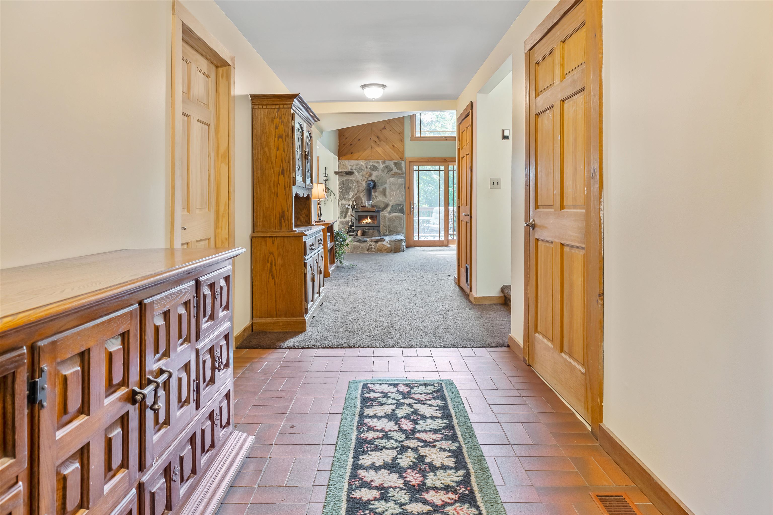 522 Farm Road Arlington, VT 05250 - Photo 14 of 40 Gallery Image 14