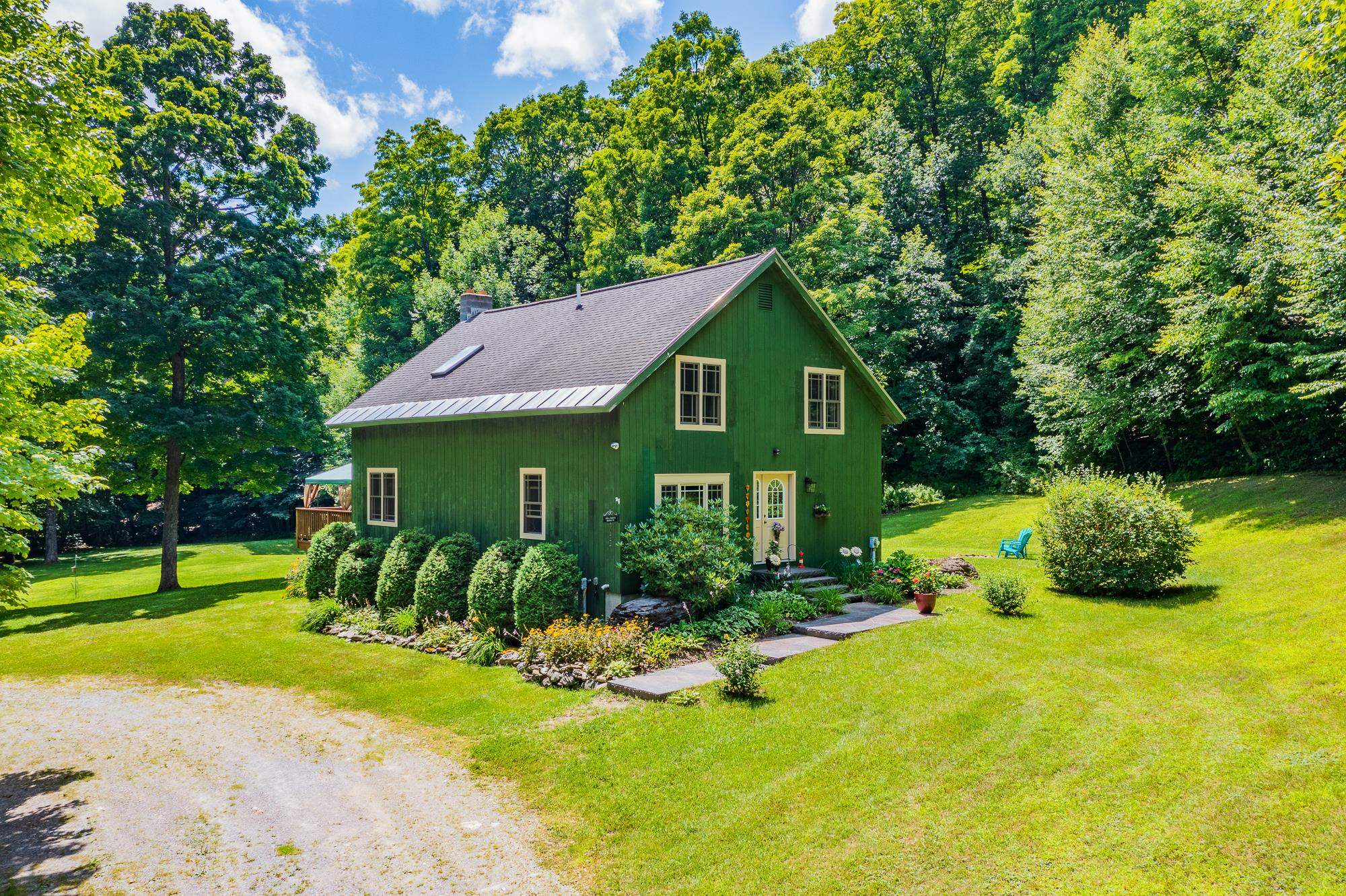 522 Farm Road Arlington, VT 05250 - Photo 24 of 40 Gallery Image 24