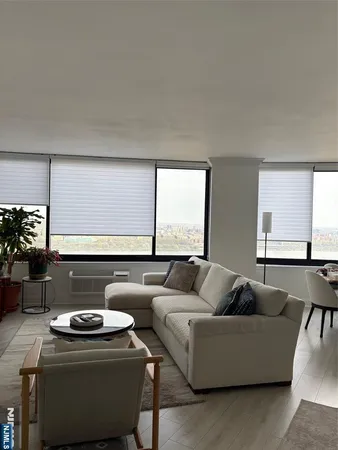$5,500 | 100 Old Palisade Road, Unit 3505, Fort Lee, NJ 07024