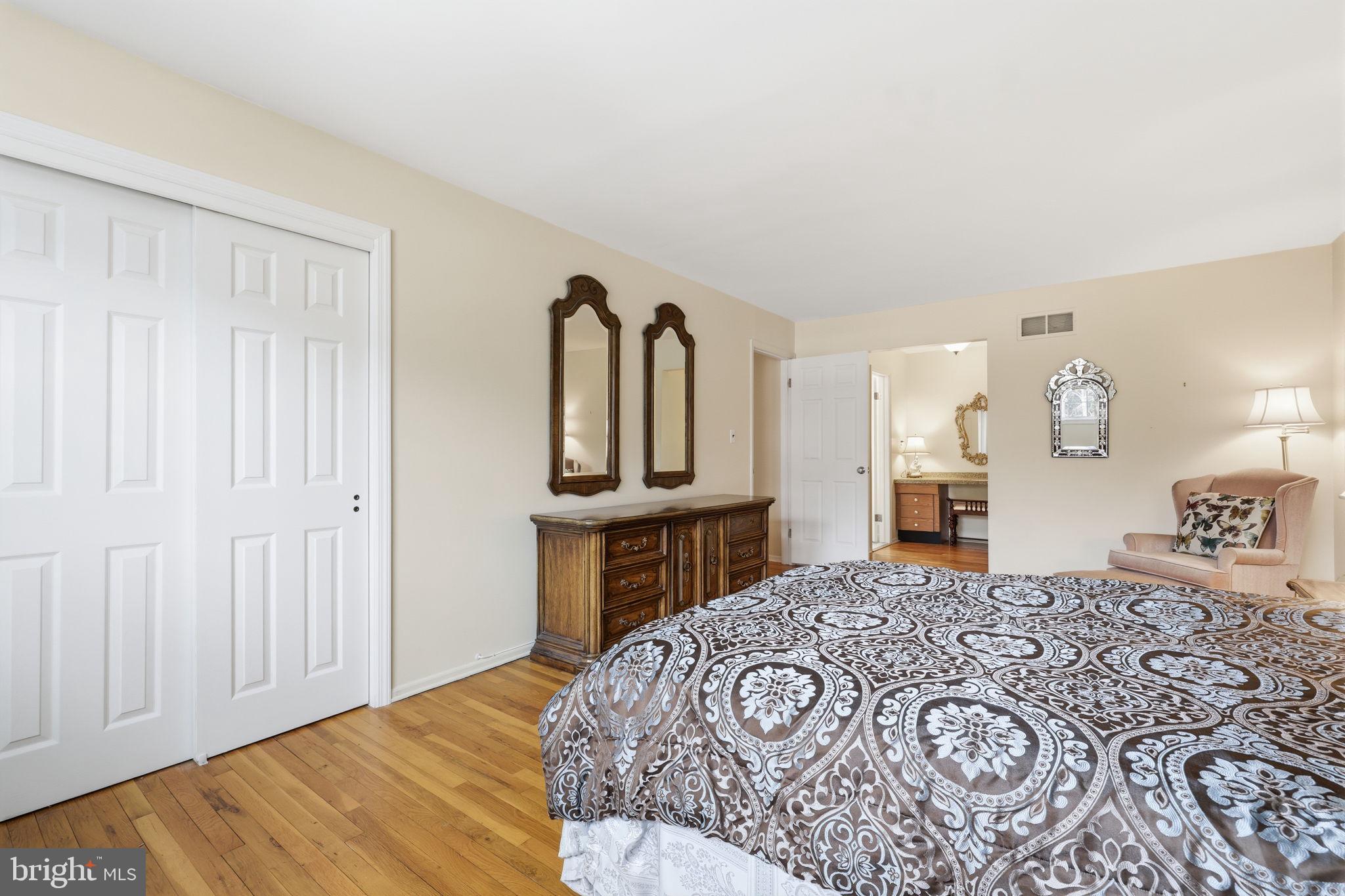 17 Yeger Road Princeton Junction, NJ 08550 - Photo 23 of 32 Primary suite