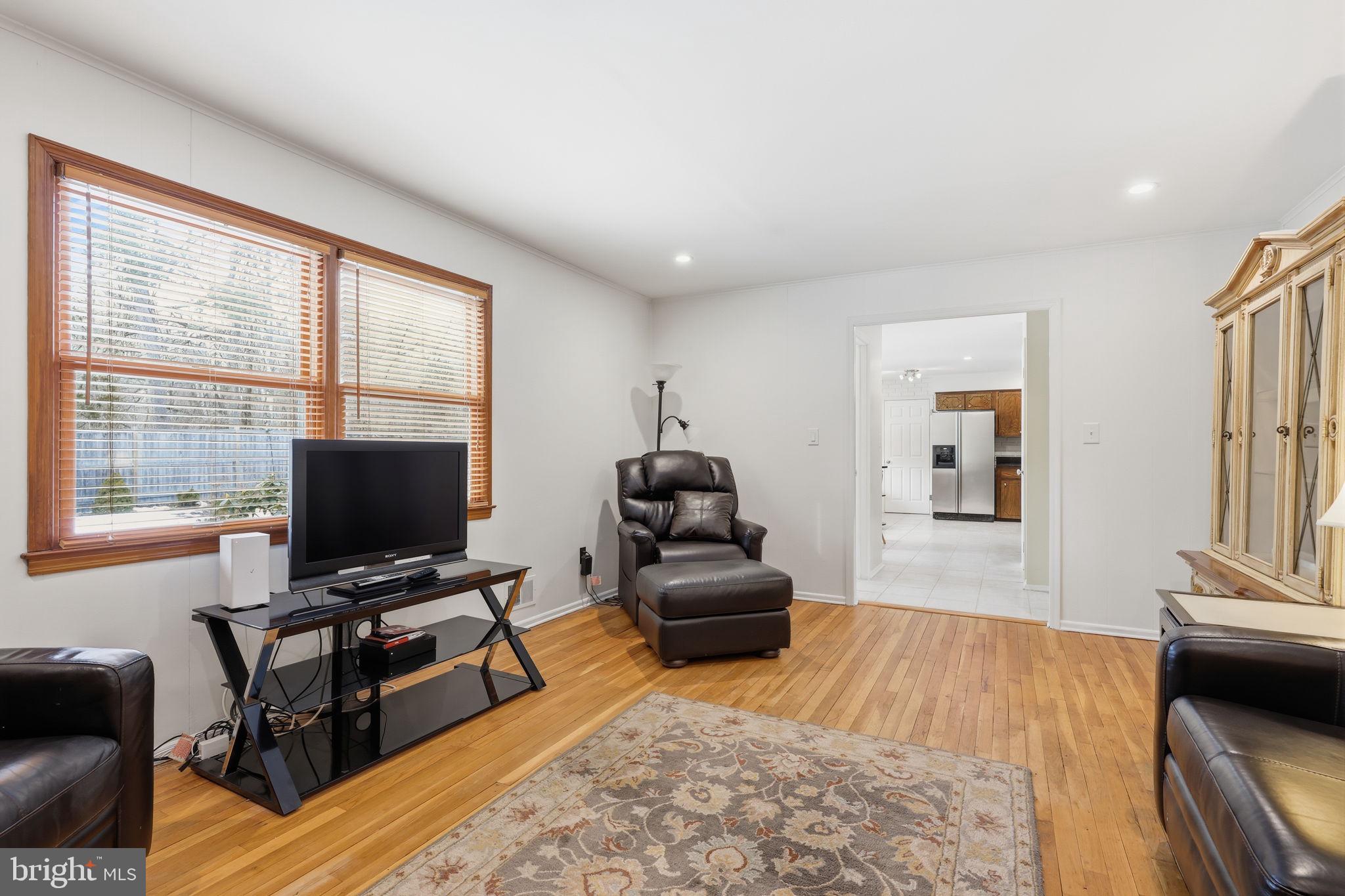 17 Yeger Road Princeton Junction, NJ 08550 - Photo 8 of 32 Family room overlooking yard