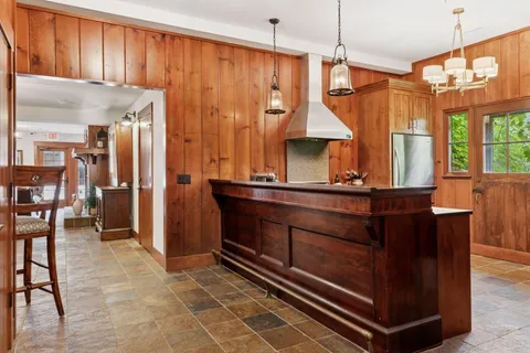 $3,125,000 | 405 Carpenters Point, Wayzata, MN 55391