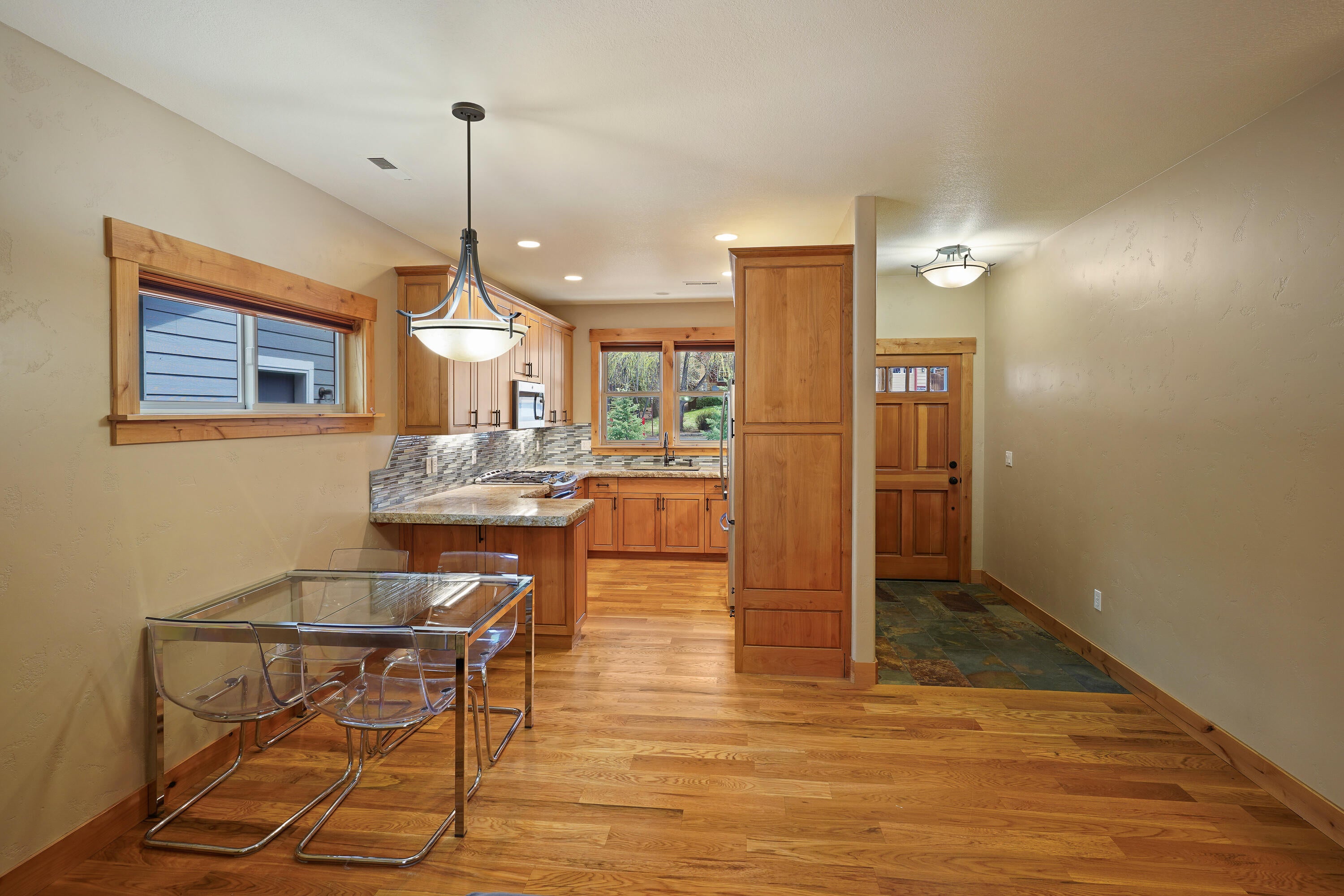 19510 Brookside Way Bend, OR 97702 - Photo 9 of 34 DSC02261