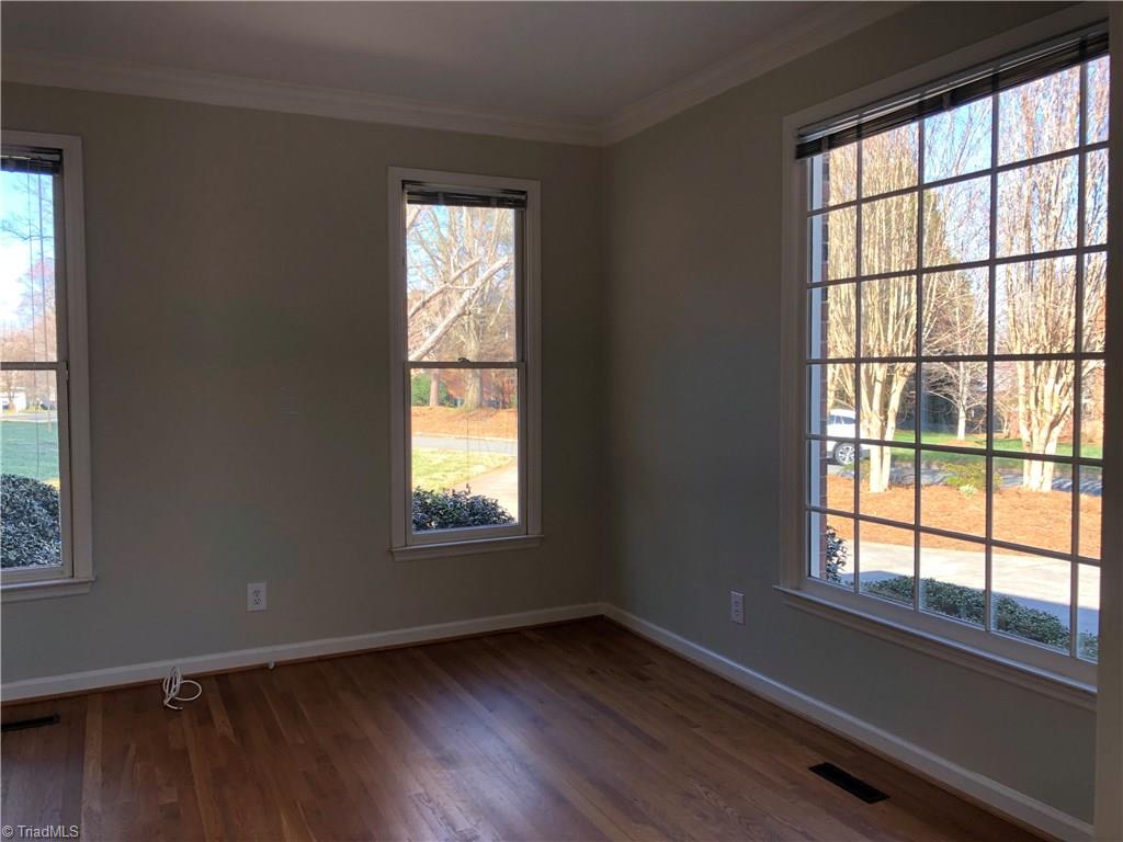 504 Barrett Road Winston-Salem, NC 27104 - Photo 2 of 24