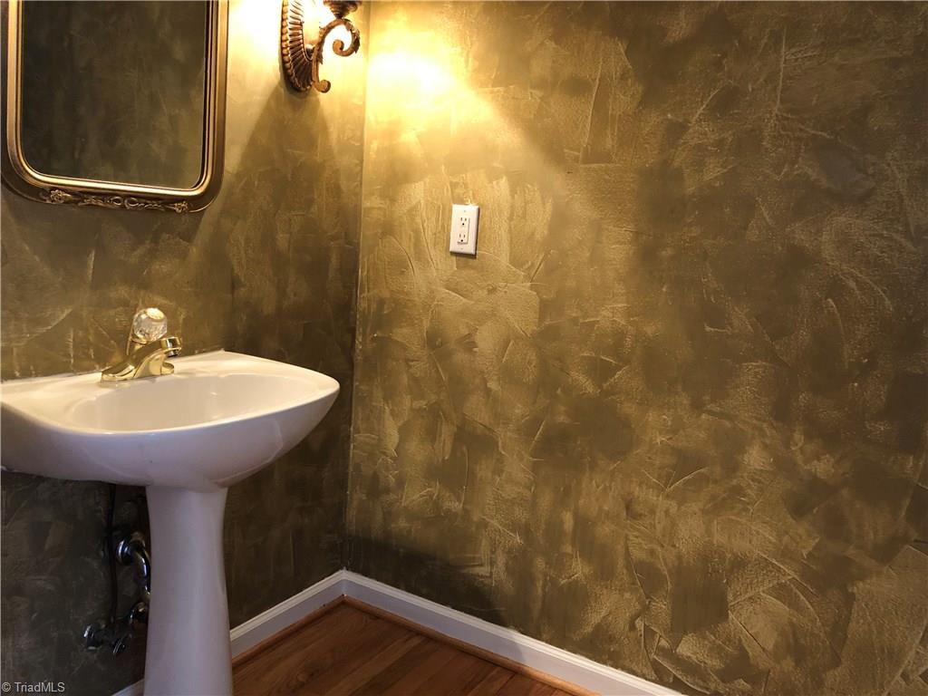 504 Barrett Road Winston-Salem, NC 27104 - Photo 11 of 24