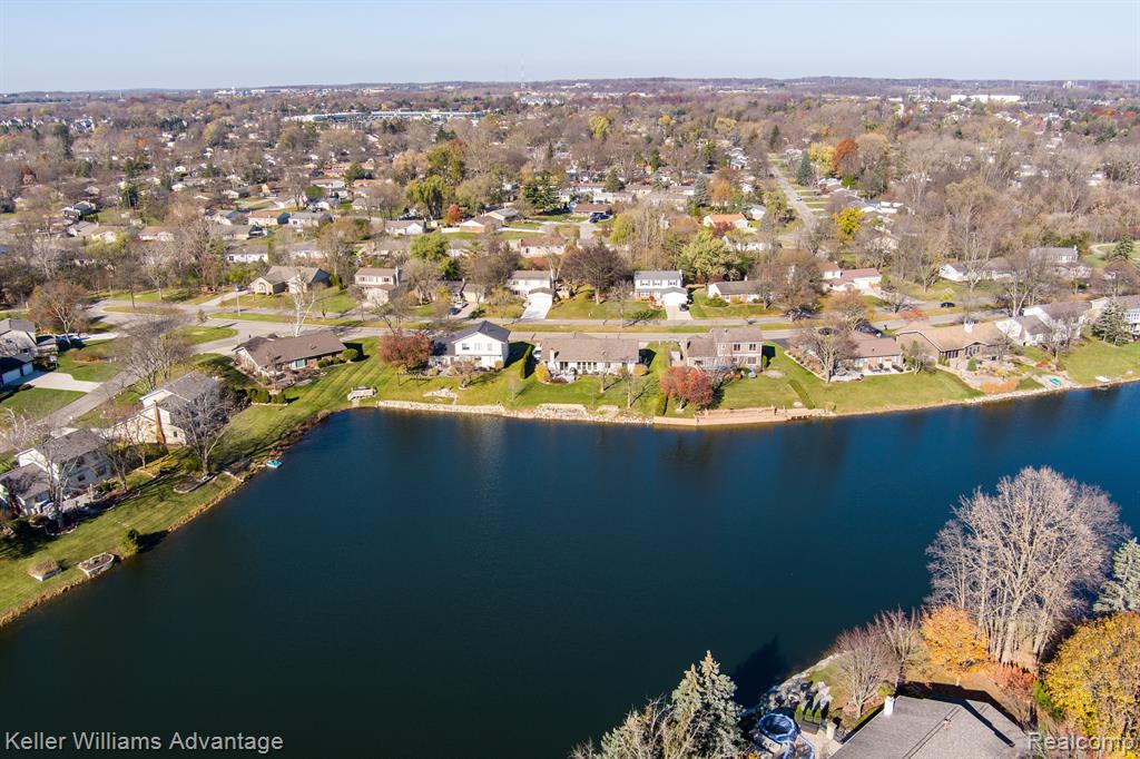 40843 Village Wood Road Novi, MI 48375 - Photo 39 of 46 Gallery Image 39