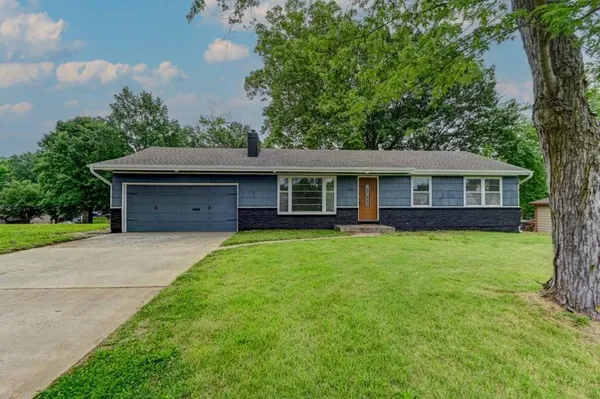 $289,000 | 4407 South Phelps Road, Independence, MO 64055