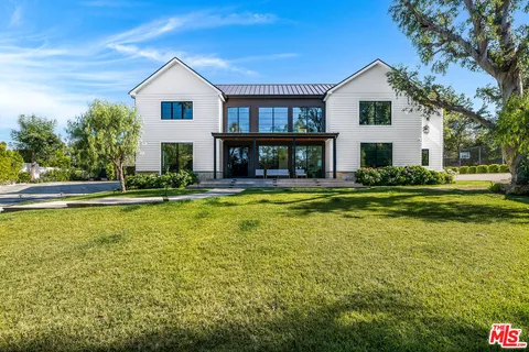 $6,495,000 | 18762 Wells Drive, Tarzana, CA 91356