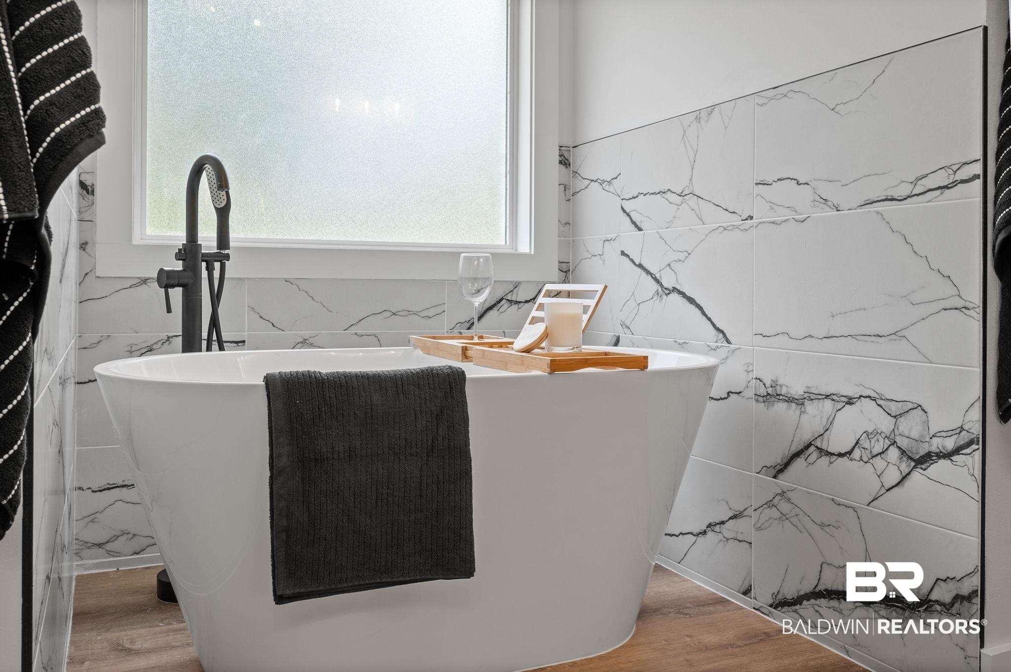 9790 Windmill Road Fairhope, AL 36532 - Photo 43 of 50 Master Tub