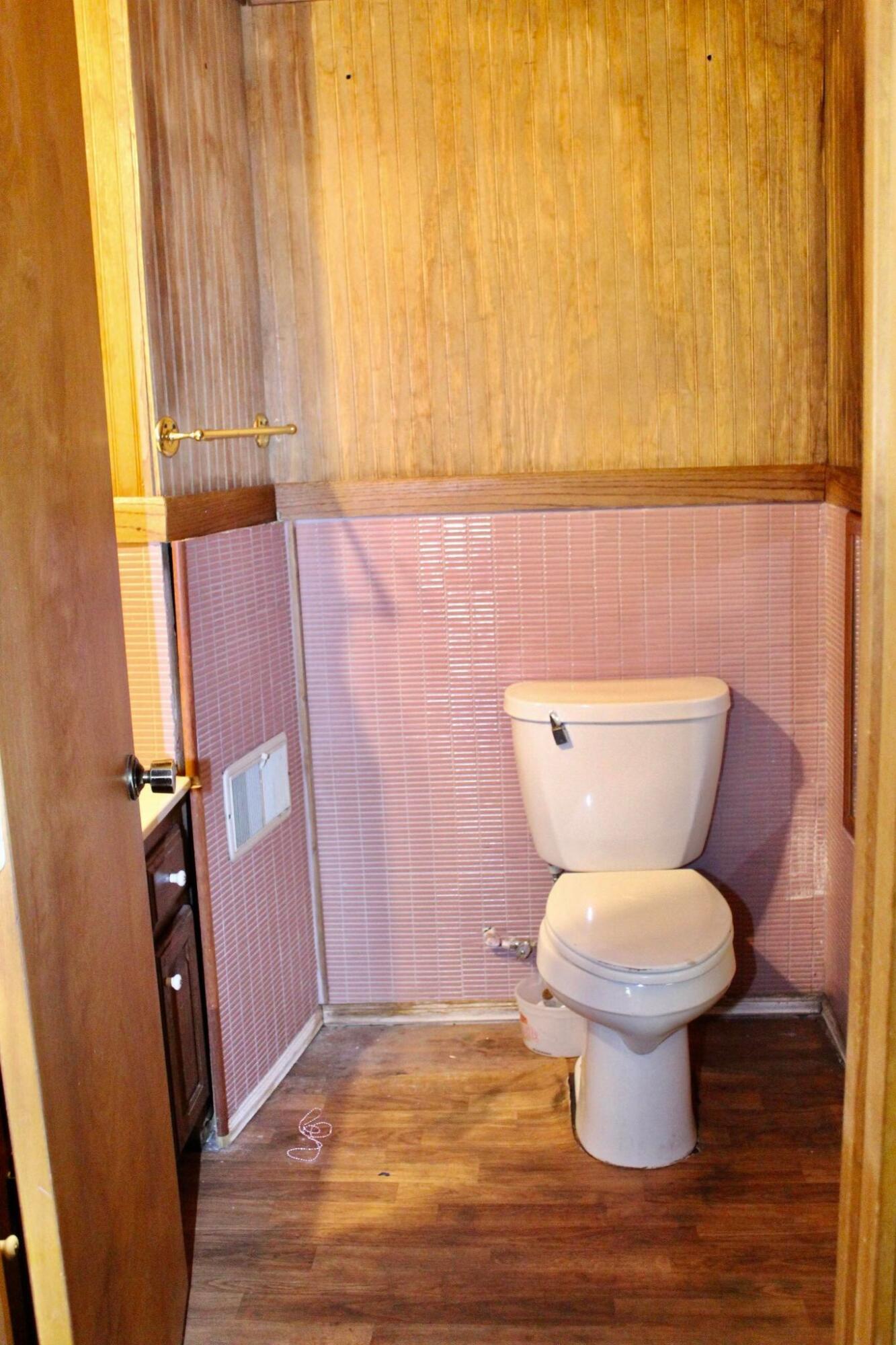 23757 Cutler Road Newaygo, MI 49337 - Photo 17 of 26 Downstairs 1/2 bath