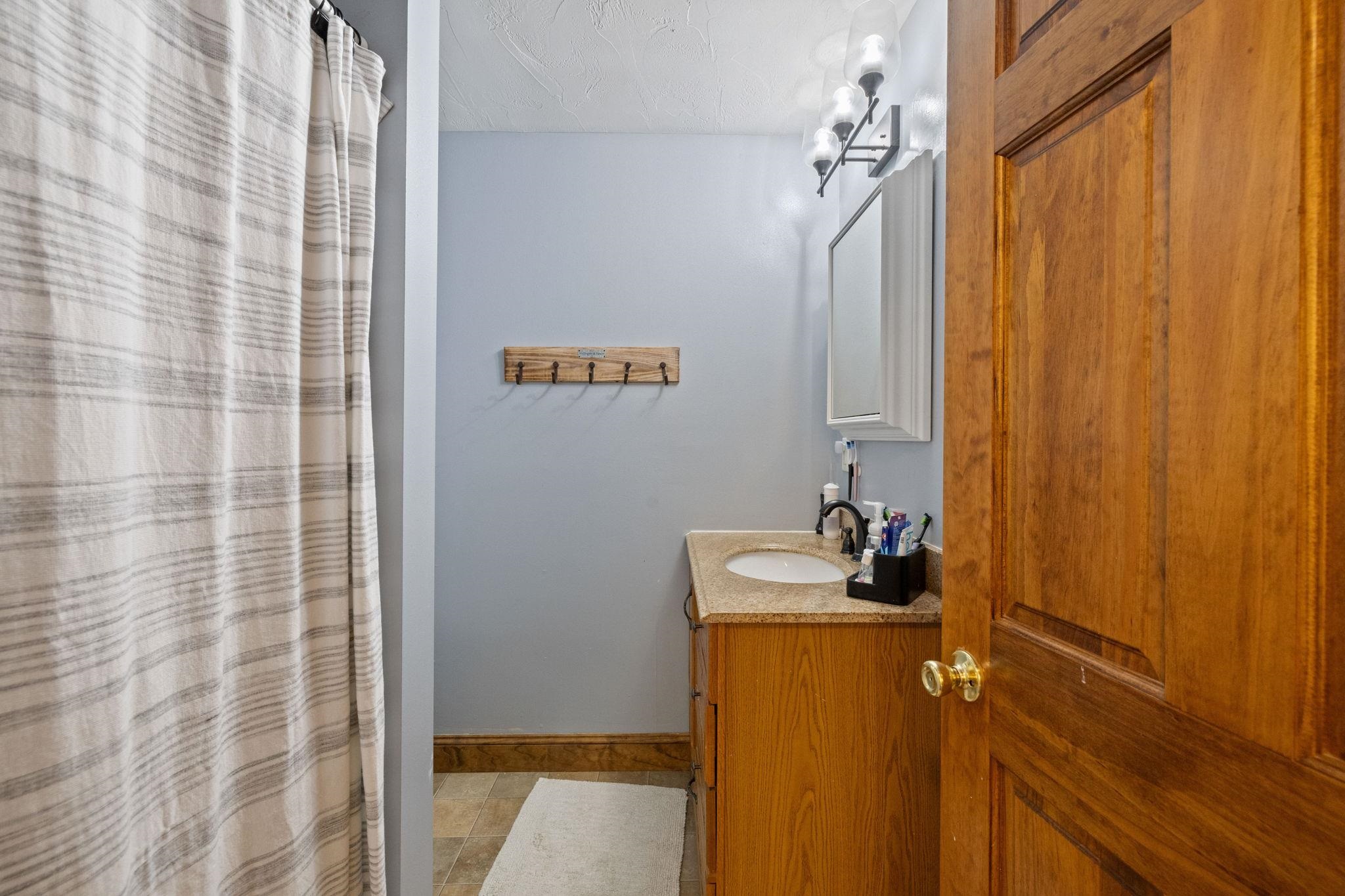 1571 Dover Road Epsom, NH 03234 - Photo 14 of 45