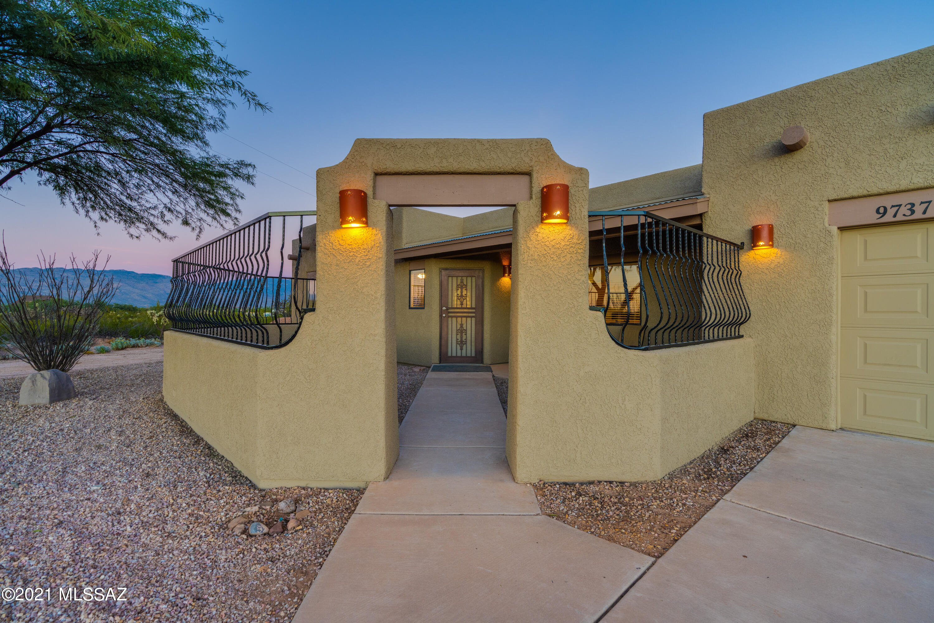 9737 South Spider Rock Road Vail, AZ 85641 - Photo 2 of 46 Gallery Image 2