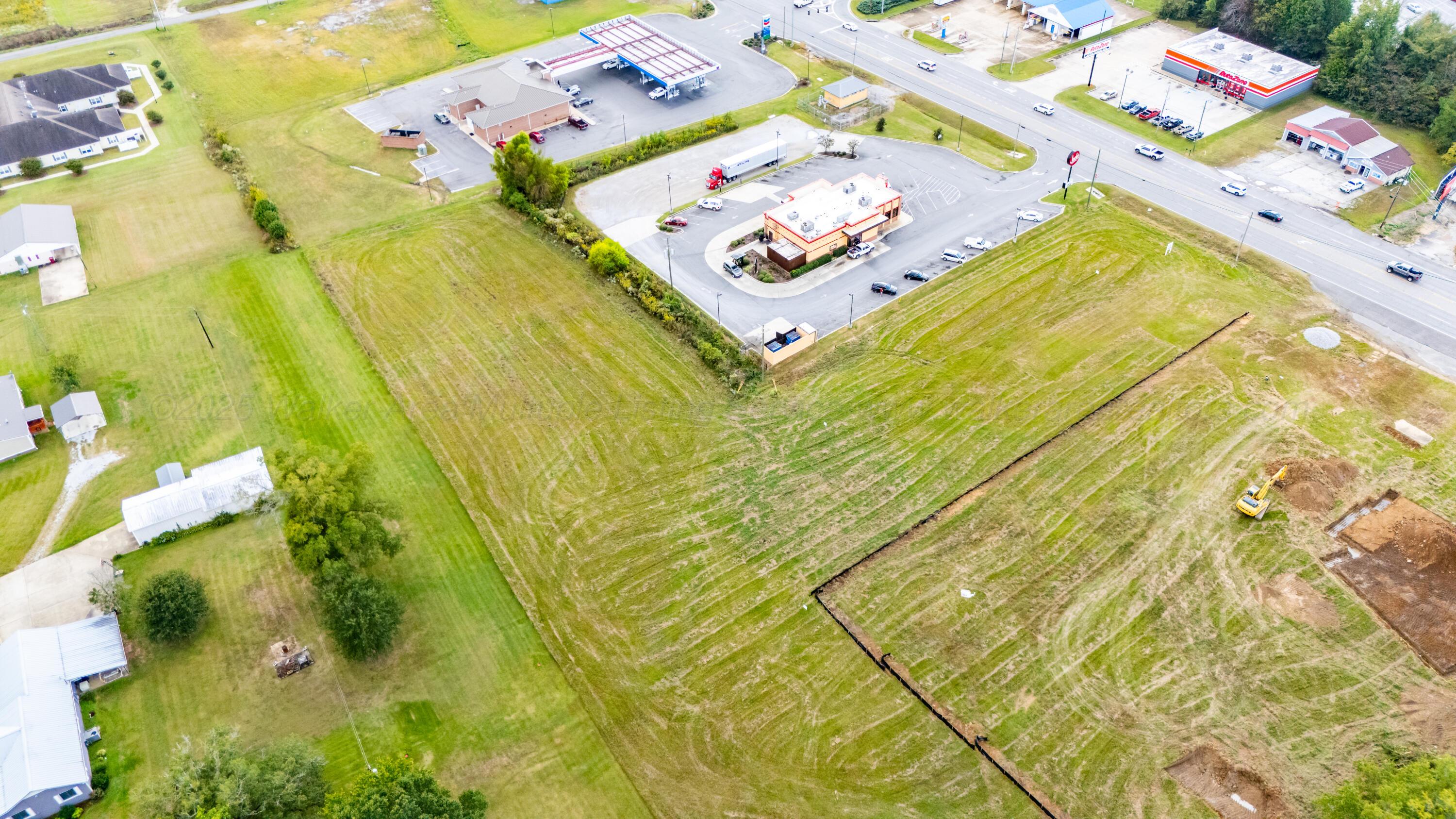 South Military Street North Hamilton, AL 35570 - Photo 3 of 14 dji_fly_20251007_143316_0292_17598933150