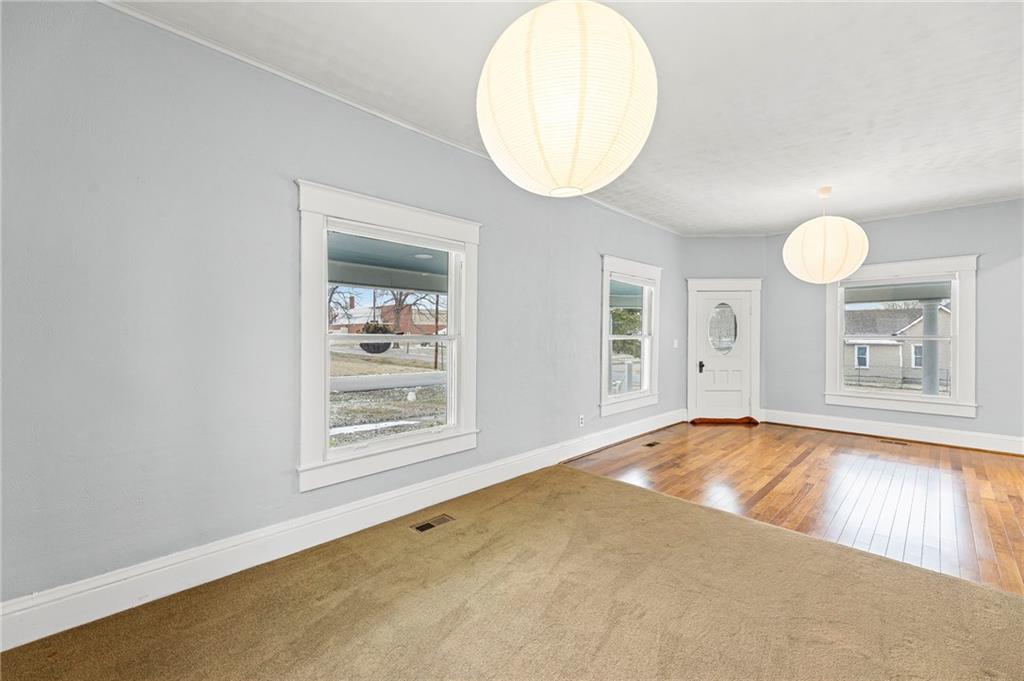 923 Cherokee Street Humboldt, KS 66748 - Photo 7 of 39