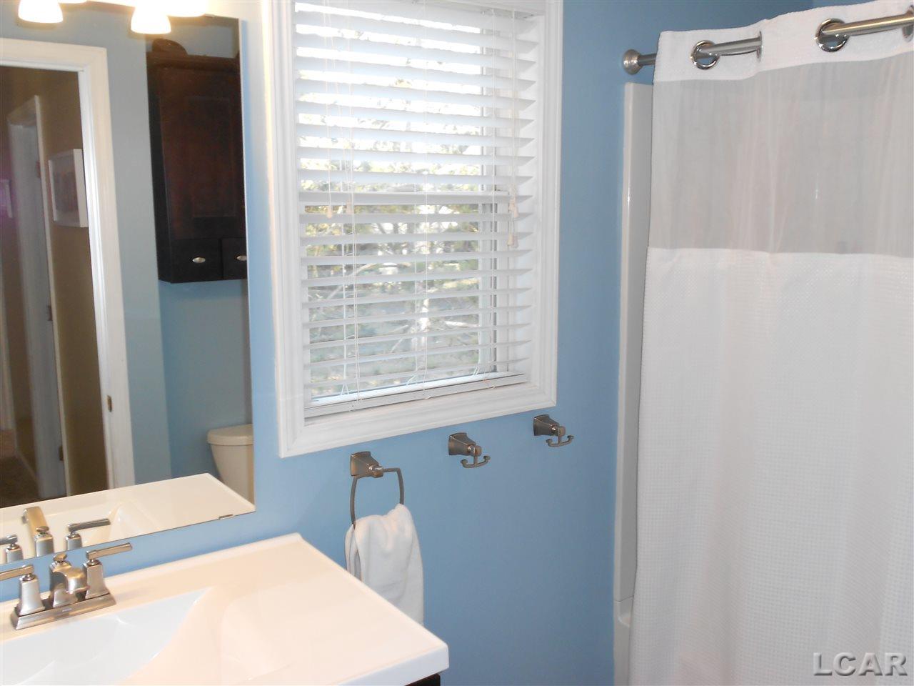 3963 Samaria Road Temperance, MI 48182 - Photo 17 of 24 31338918-16.JPG