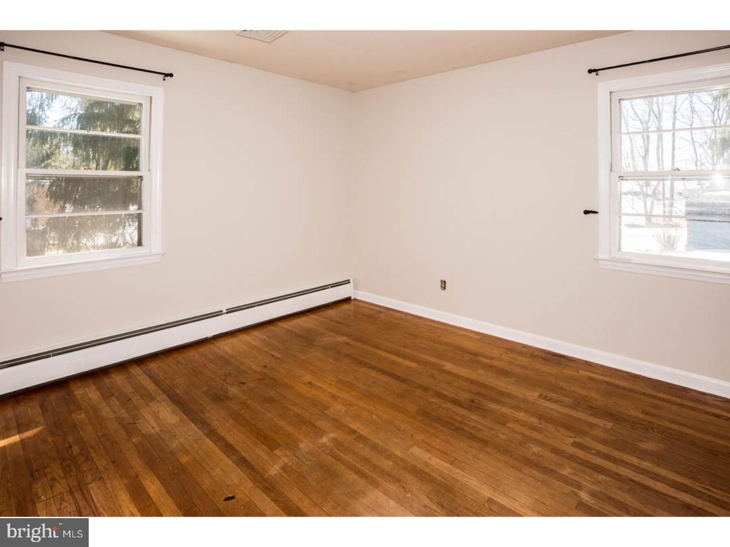 8 Meadowbrook Road Flemington, NJ 08822 - Photo 17 of 21 Gallery Image 17