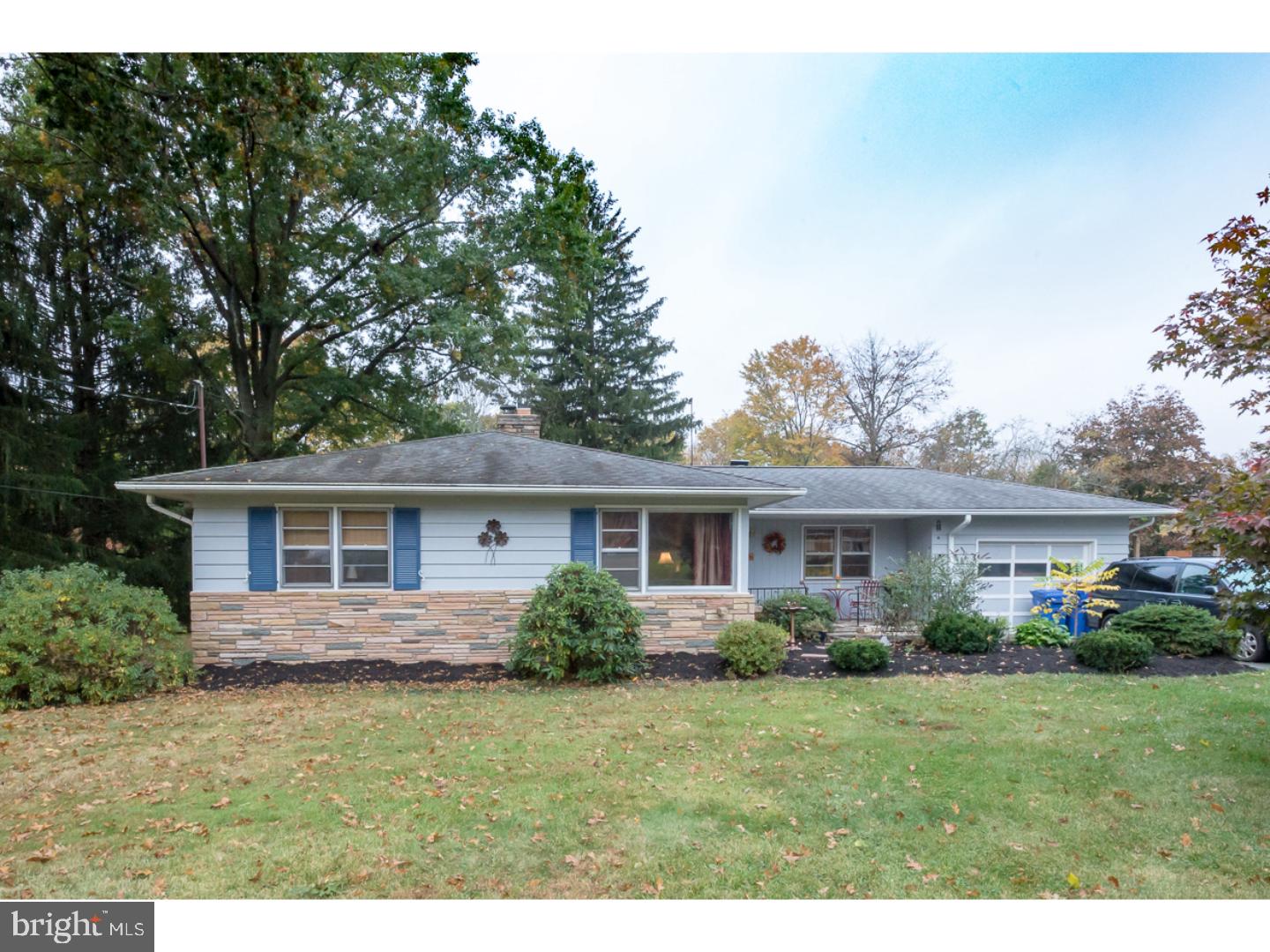 8 Meadowbrook Road Flemington, NJ 08822 - Photo 3 of 21 Gallery Image 3