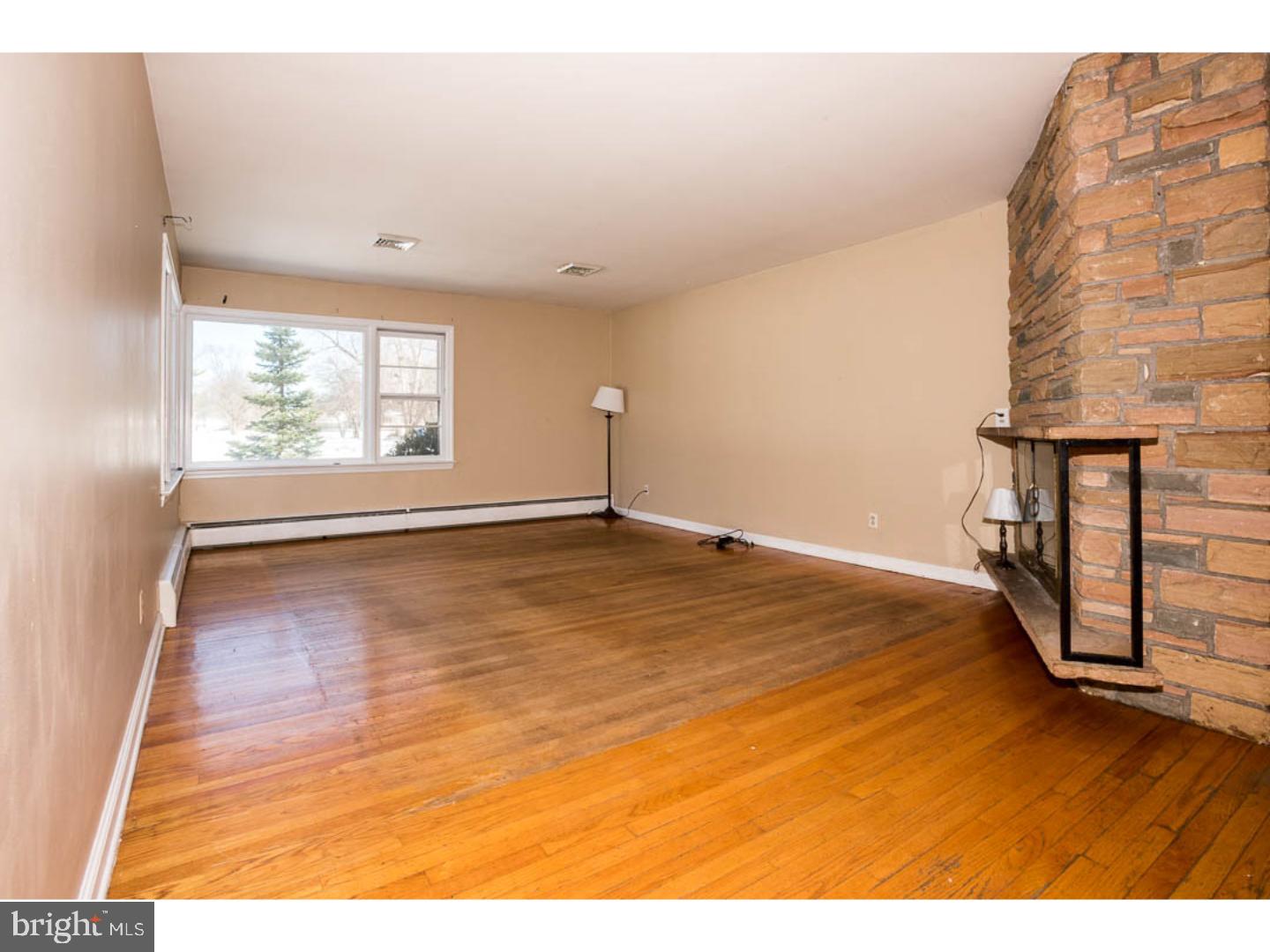 8 Meadowbrook Road Flemington, NJ 08822 - Photo 7 of 21 Gallery Image 7