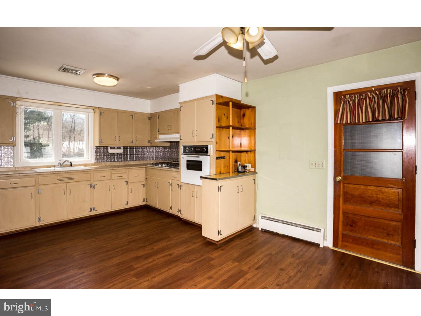 8 Meadowbrook Road Flemington, NJ 08822 - Photo 10 of 21 Gallery Image 10