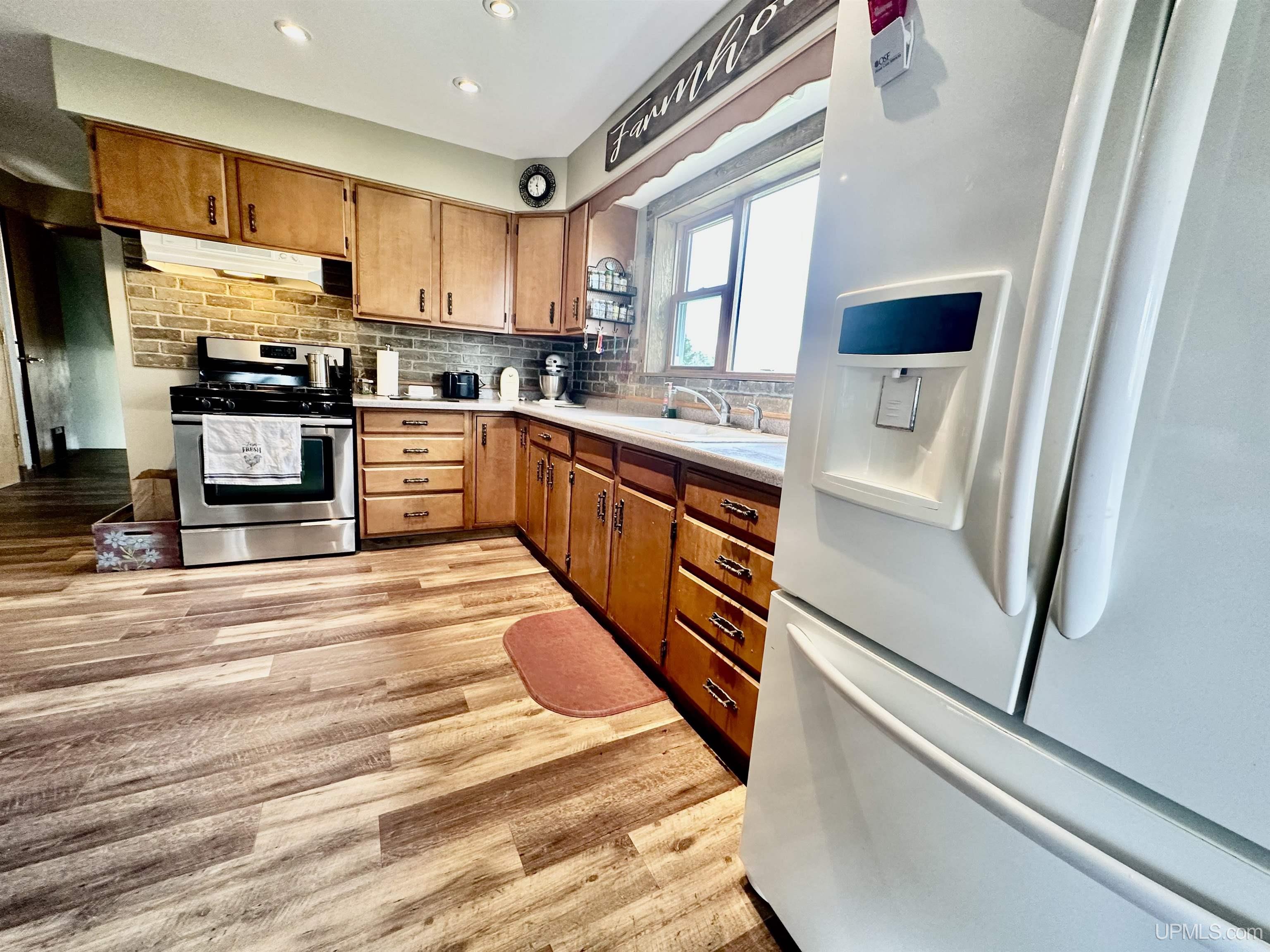 W3190 County 374 Road Carney, MI 49812 - Photo 6 of 74 Gallery Image 6
