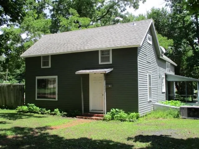 $31,900 | 612 North Vine Street, Peabody, KS 66866