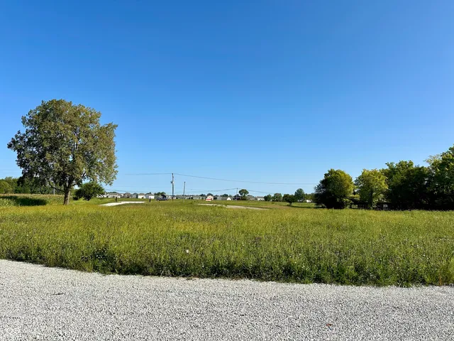 $1,350,000 | 823 Highway 32, Westfield, IN 46074