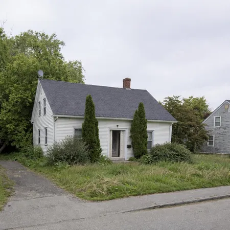 $250,000 | 11 Pleasant Street, Rockland, ME 04841