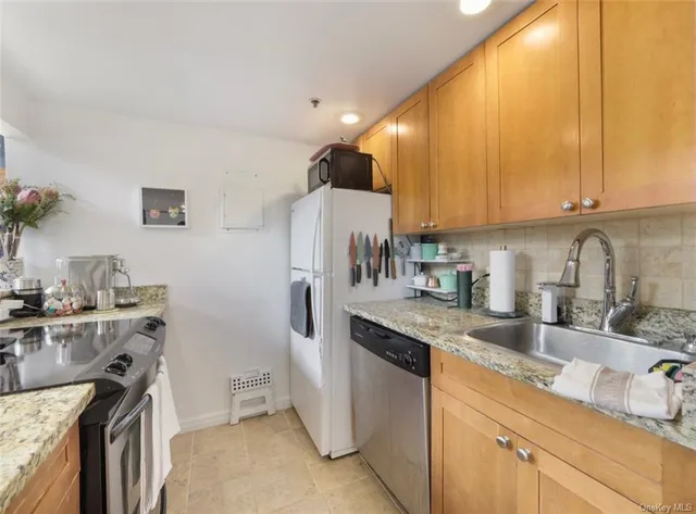 $2,500 | 2409 Villa At The Woods, Unit D209, Peekskill, NY 10566