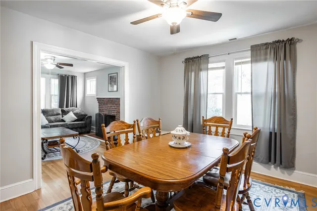 a view of a dining room and livingroom view