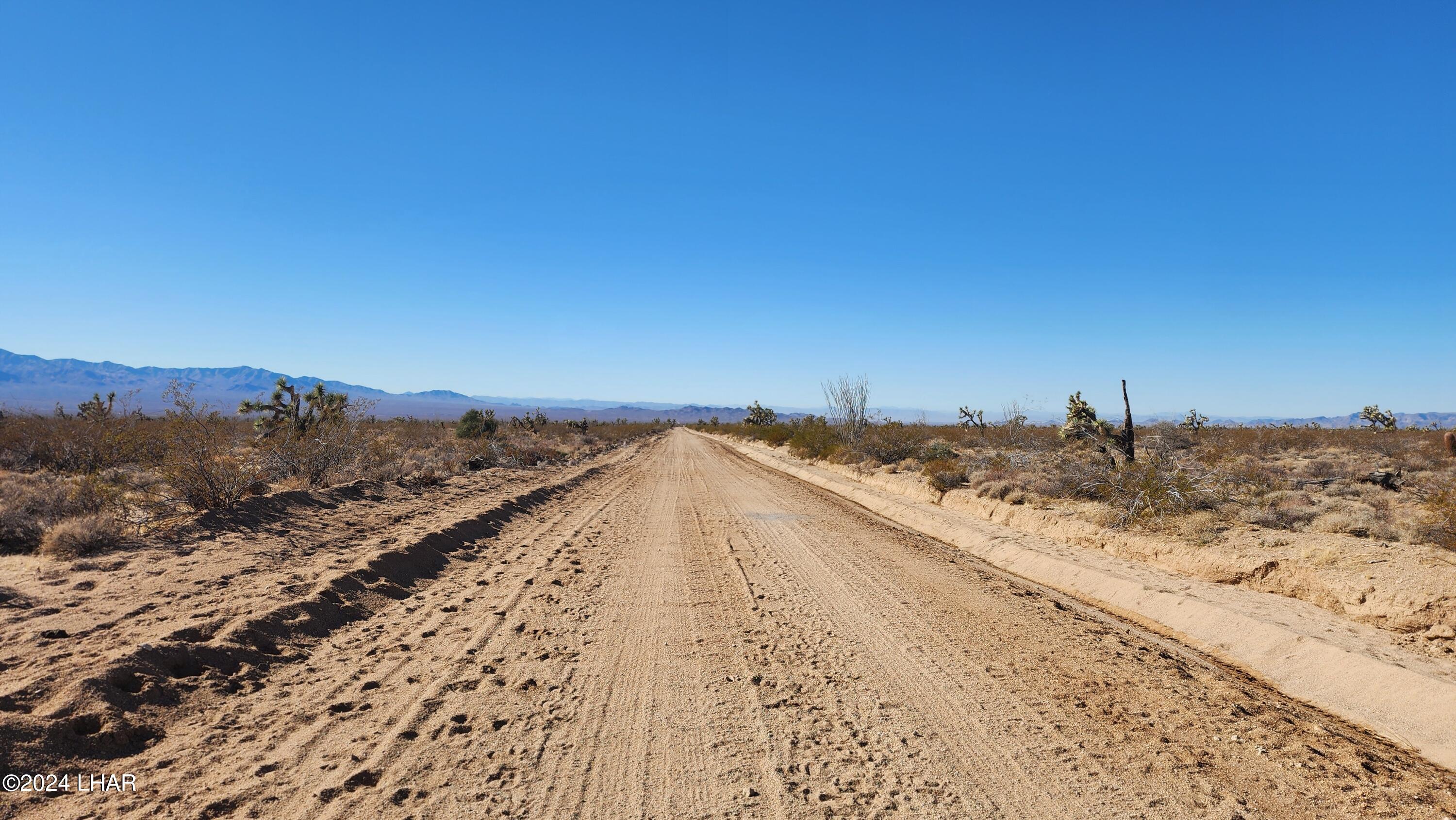 2521 South Kit Carson Road Yucca, AZ 86438 - Photo 7 of 27 20231228_134942