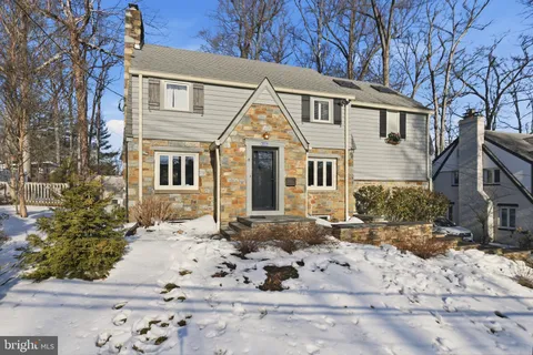 $1,550,000 | 8304 Woodhaven Boulevard, Bethesda, MD 20817