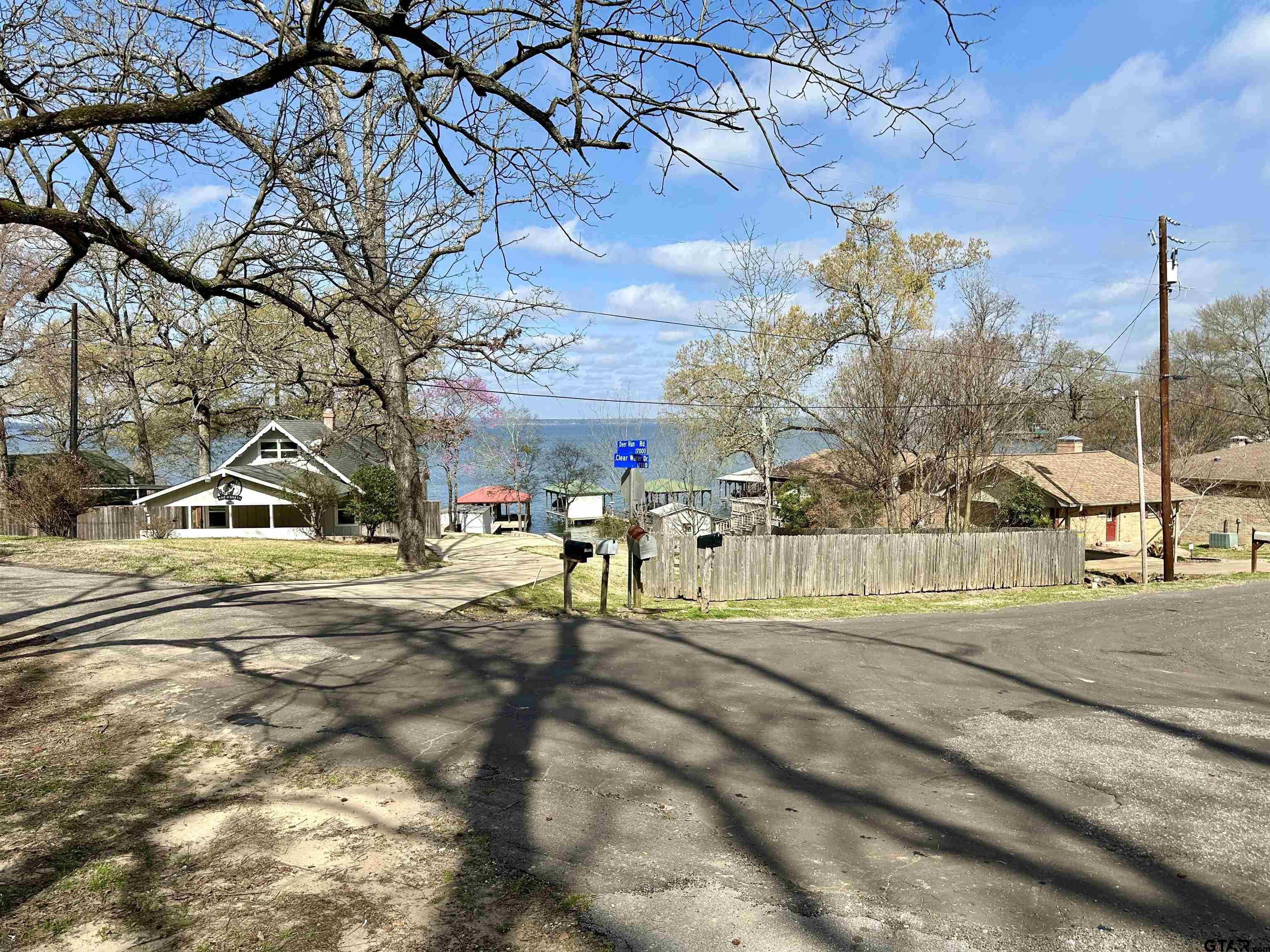 17035 Deer Run Road Flint, TX 75762 - Photo 27 of 31 a view of a park with large trees