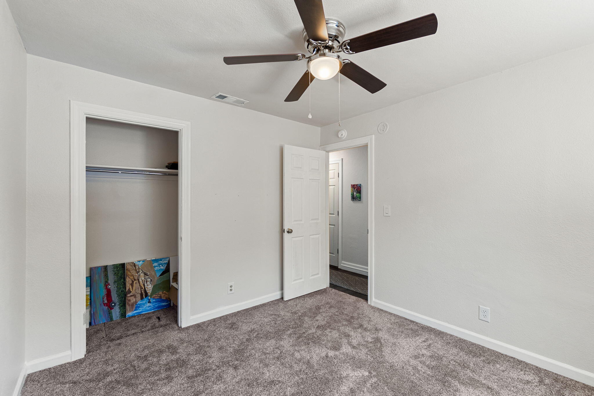 3923 Meteor Street Redding, CA 96002 - Photo 20 of 31 Bedroom 3