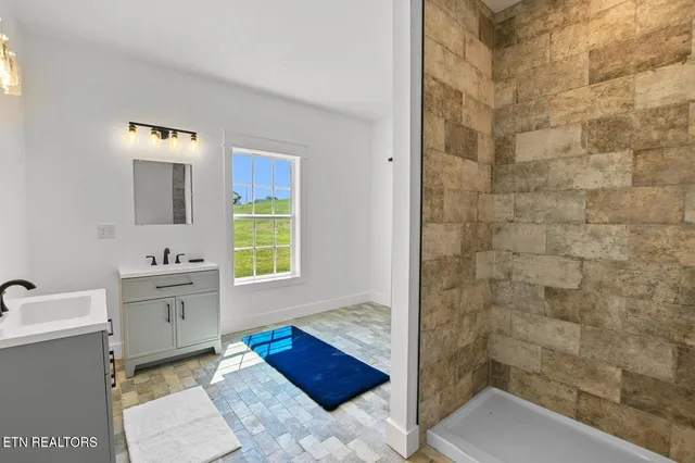 $339,000 | 252 Old Middlesboro Highway, La Follette, TN 37766