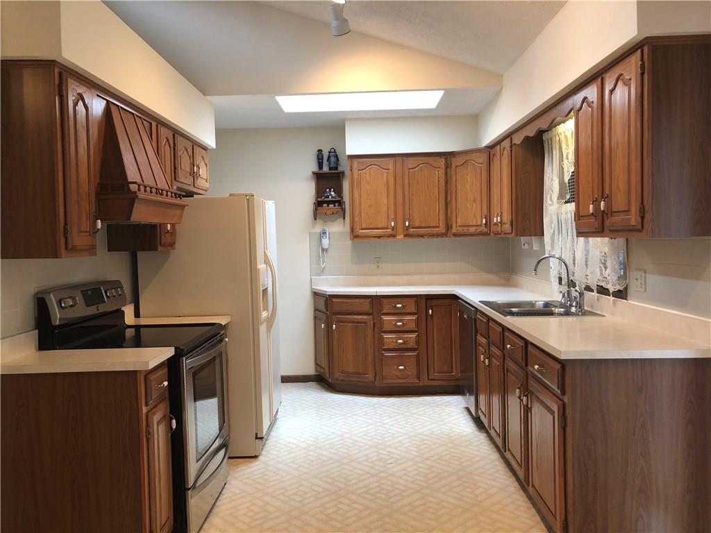 51 Willadell Road Transfer, PA 16154 - Photo 5 of 21