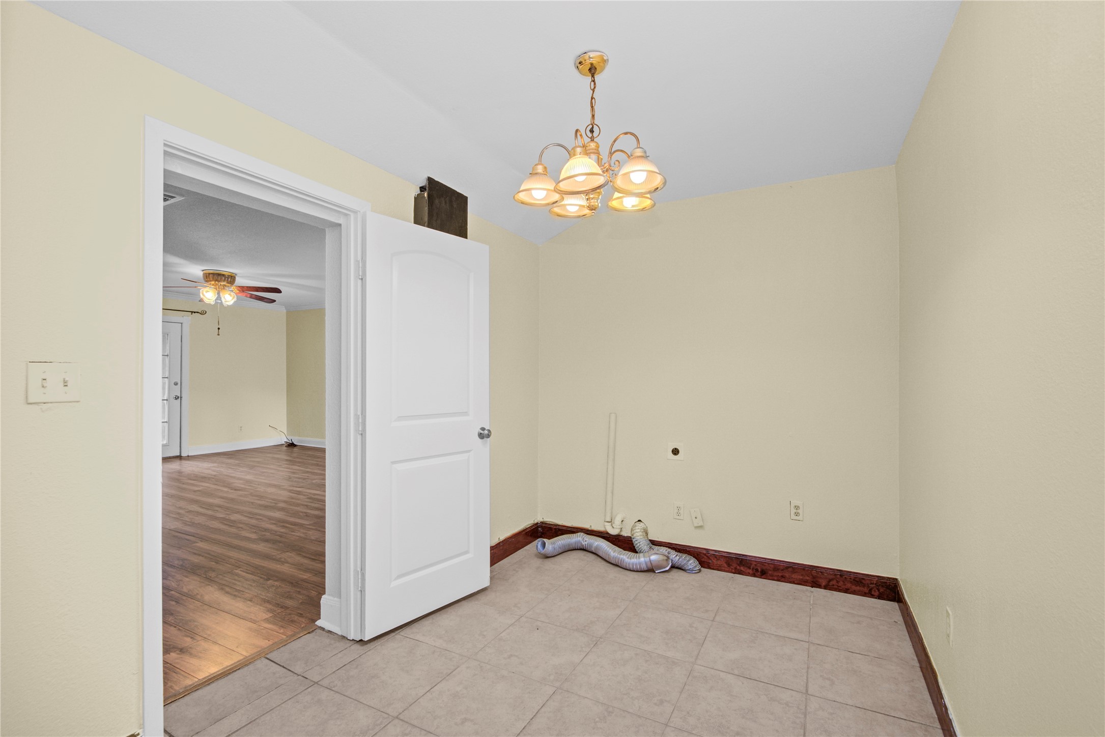 8565 Ridgepoint Drive Houston, TX 77055 - Photo 16 of 43