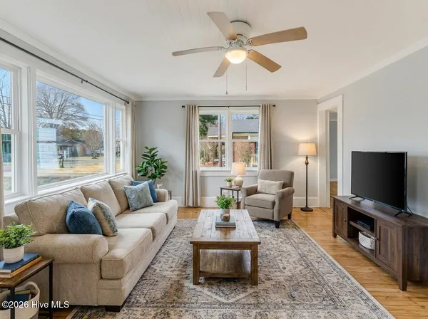 $262,000 | 204 South McRae Street, Burgaw, NC 28425