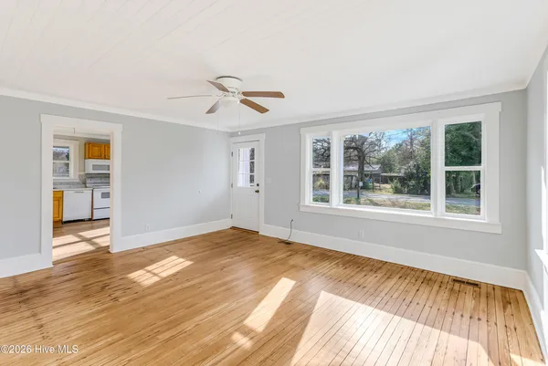 $262,000 | 204 South McRae Street, Burgaw, NC 28425