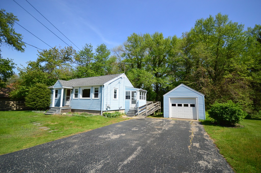 24 Anderson Road Stoughton, MA 02072 - Photo 3 of 12 Gallery Image 3