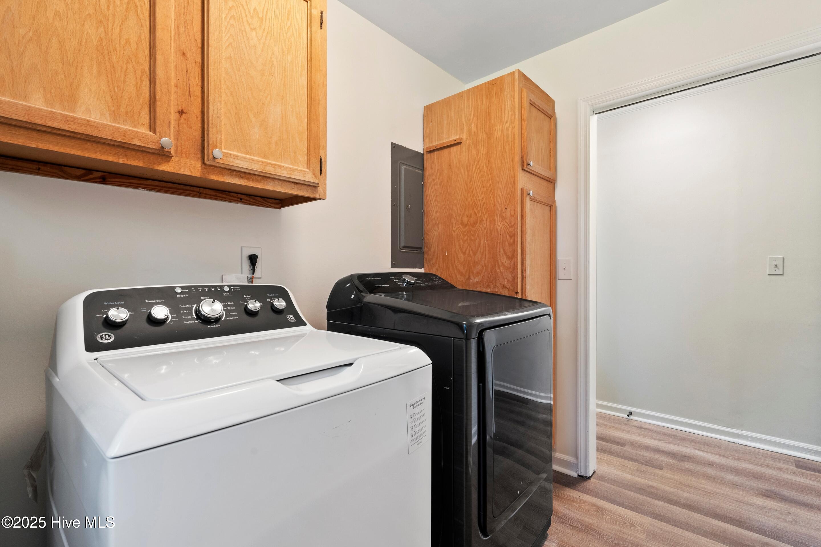 106 Brookview Road Wilmington, NC 28409 - Photo 13 of 37 106 Brookview laundry 2