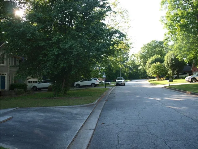 $1,600 | 6979 Overlook Point Road, Stone Mountain, GA 30087