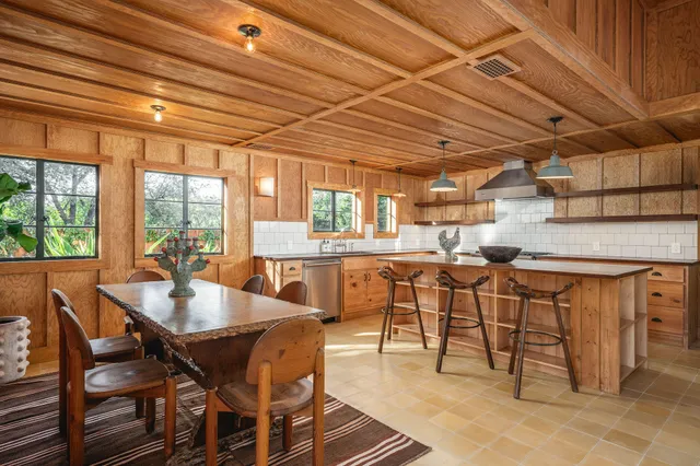 $4,095,000 | 483 El Jina Lane, Ojai, CA 93023