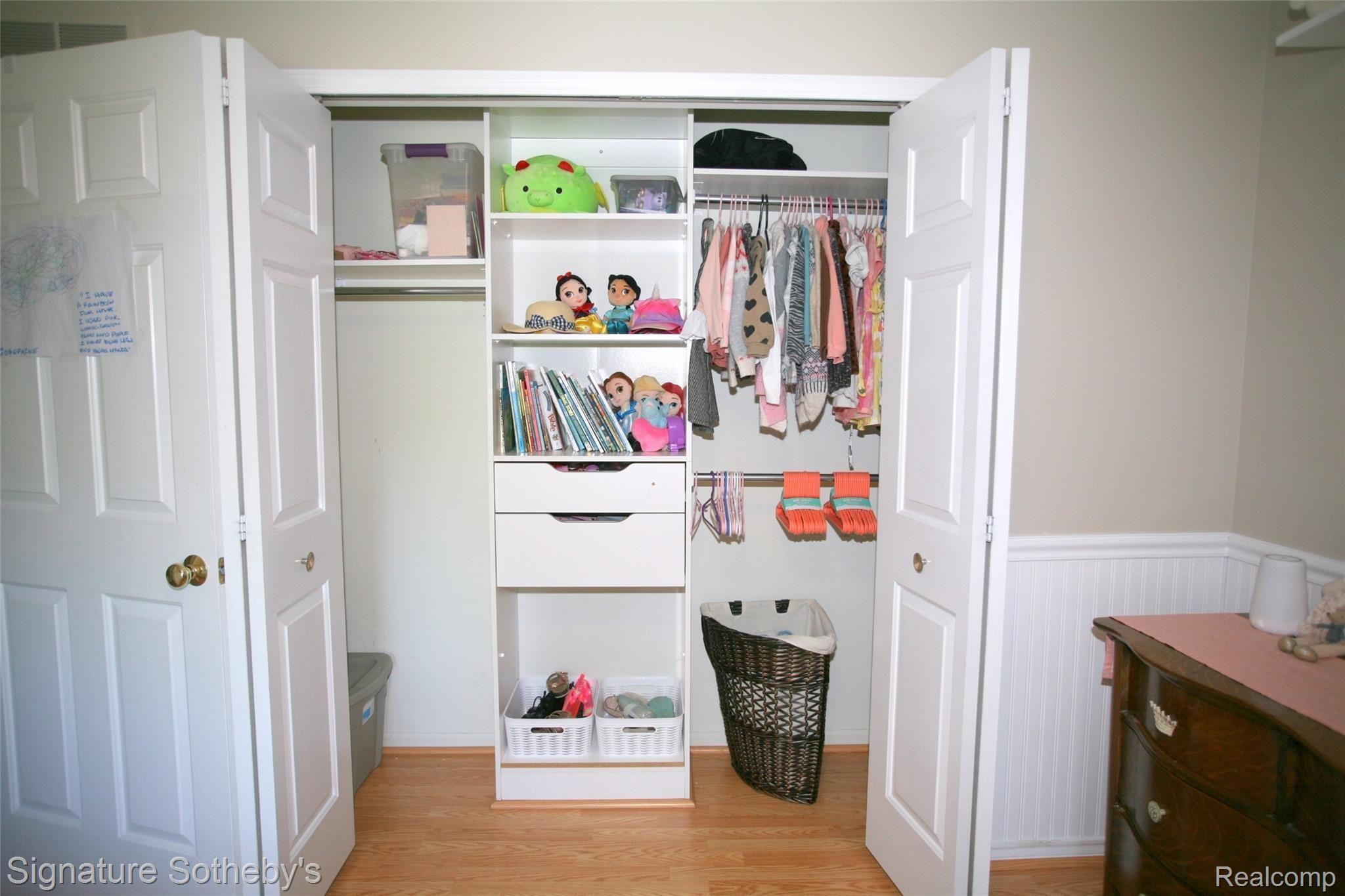 5032 Ashford Road Clarkston, MI 48348 - Photo 35 of 49 Closet Organizer