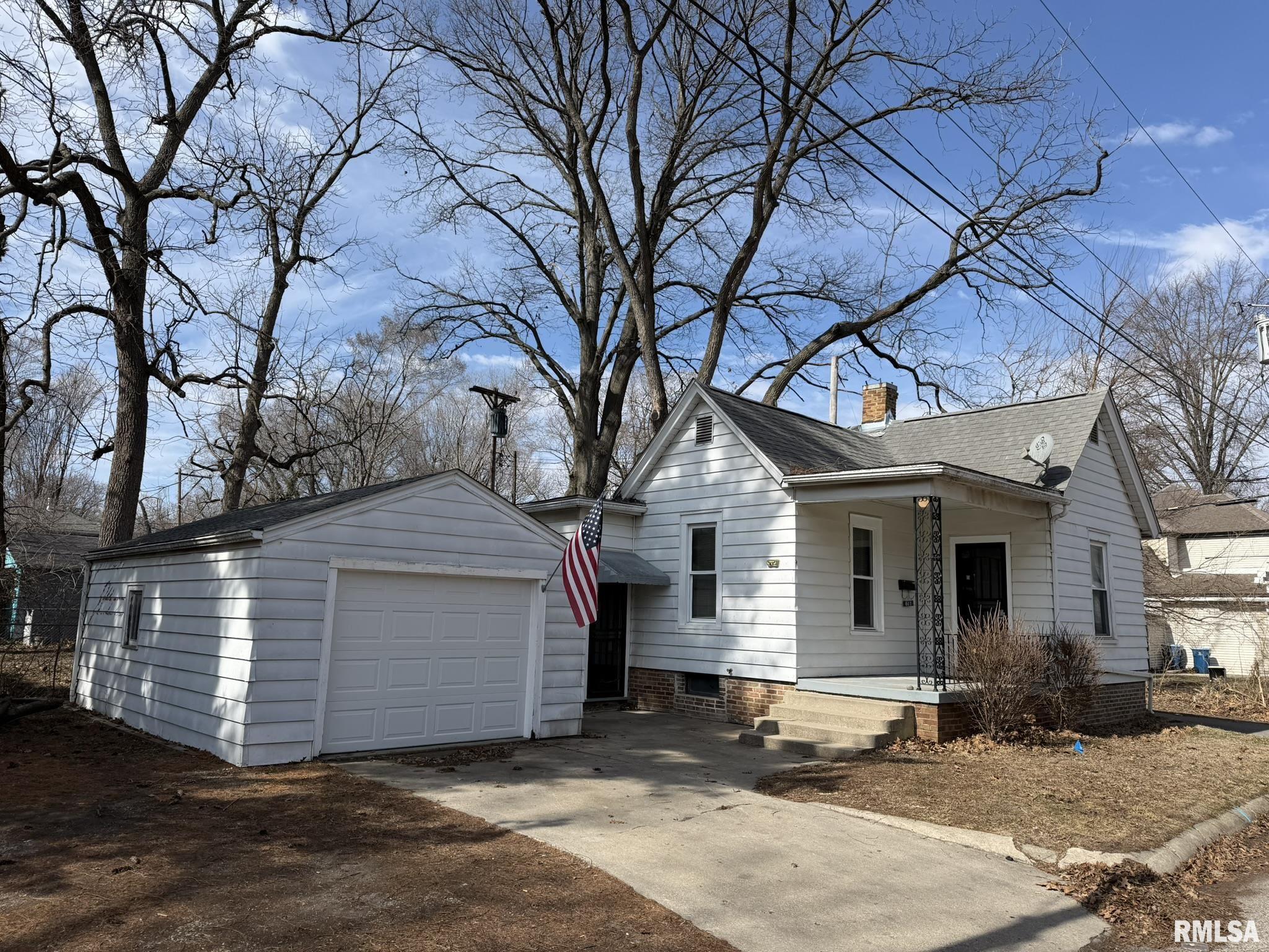 611 South Illinois Street Springfield, IL 62704 - Photo 1 of 17