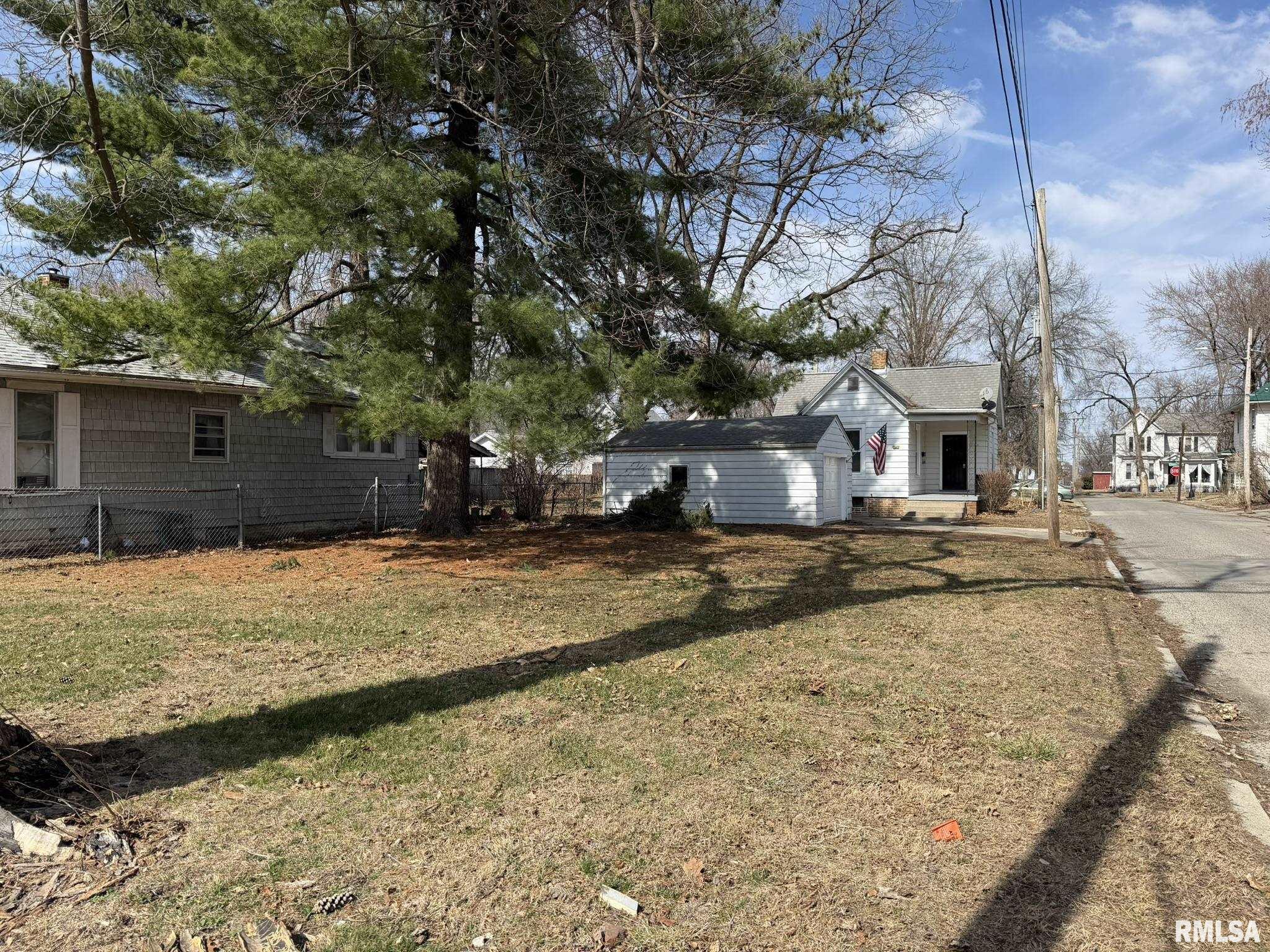 611 South Illinois Street Springfield, IL 62704 - Photo 2 of 17