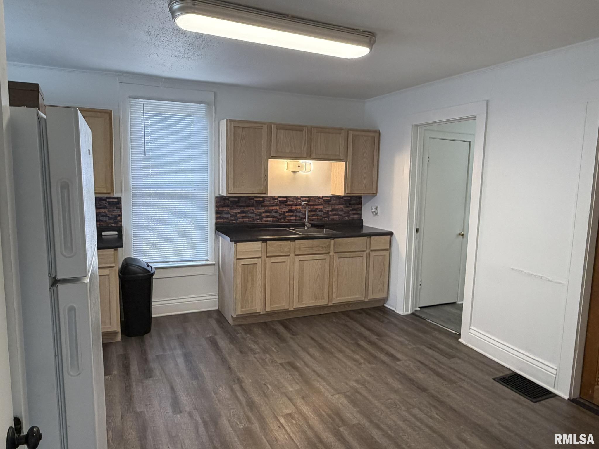 611 South Illinois Street Springfield, IL 62704 - Photo 5 of 17
