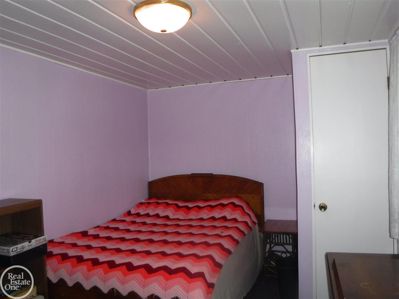 4585 Rattek Road Clarkston, MI 48346 - Photo 15 of 41