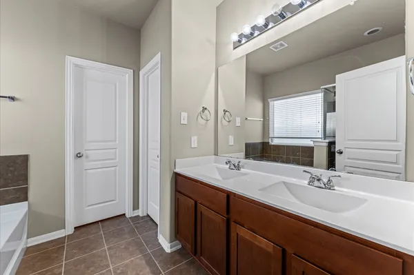 $2,350 | 17507 Solly Oak Place, Humble, TX 77396