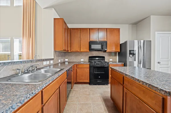 $2,350 | 17507 Solly Oak Place, Humble, TX 77396