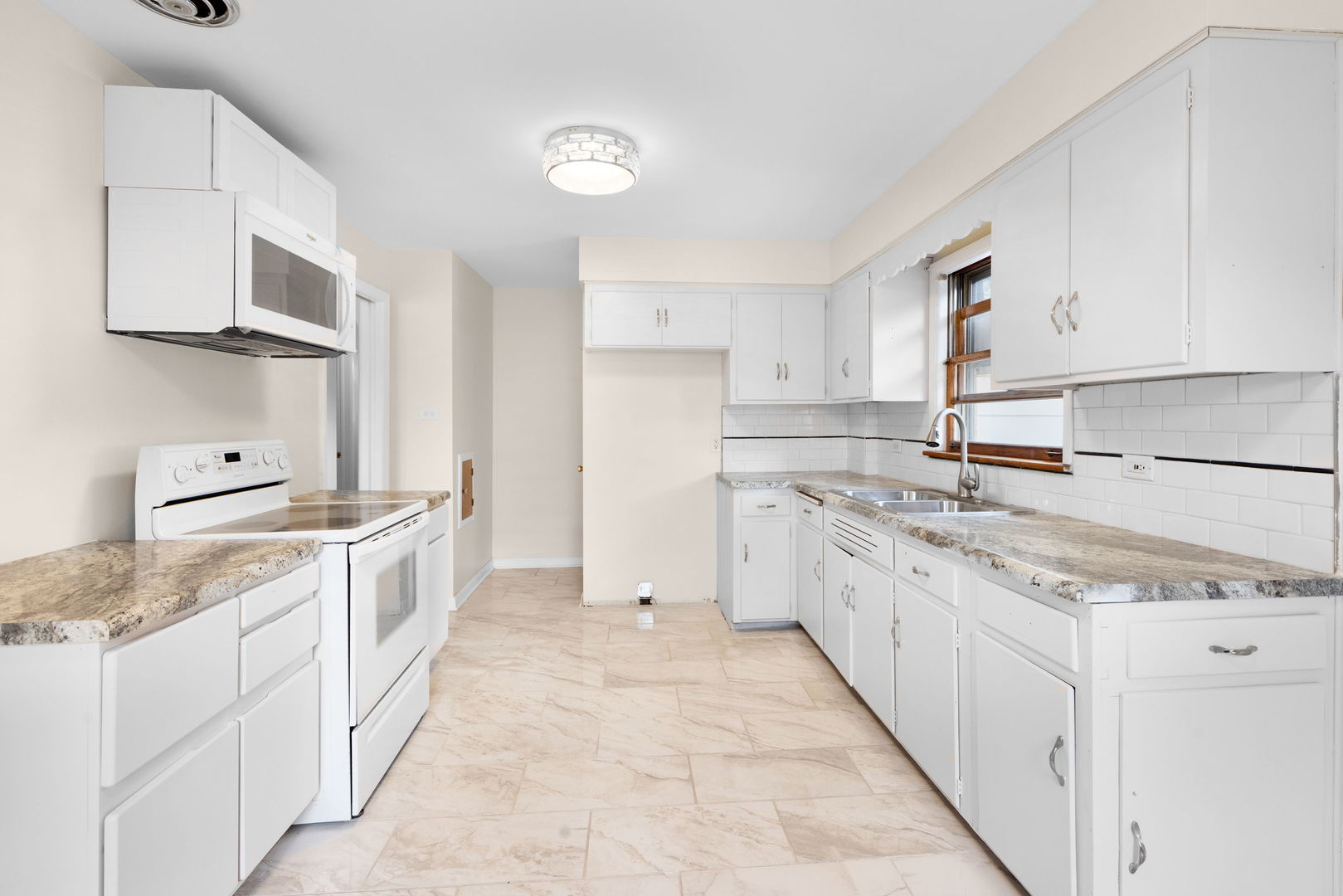 360 Streamside Drive Harvey, IL 60426 - Photo 8 of 24